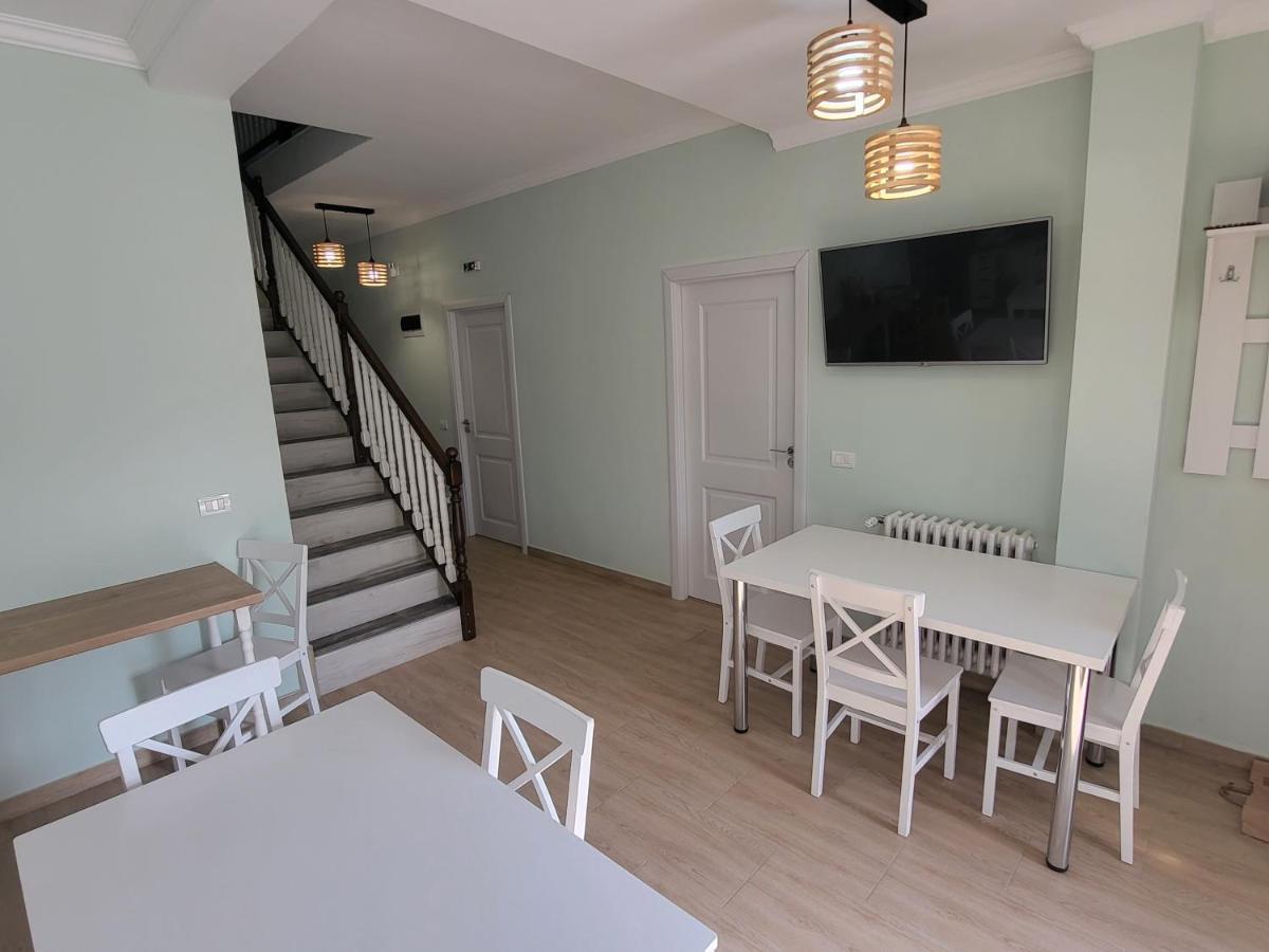 Bed and Breakfast Colt De Rai Hîrtoape Exterior foto