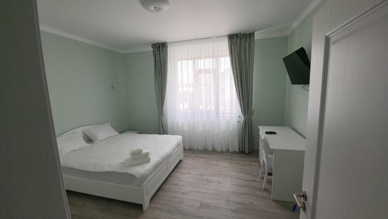 Bed and Breakfast Colt De Rai Hîrtoape Exterior foto