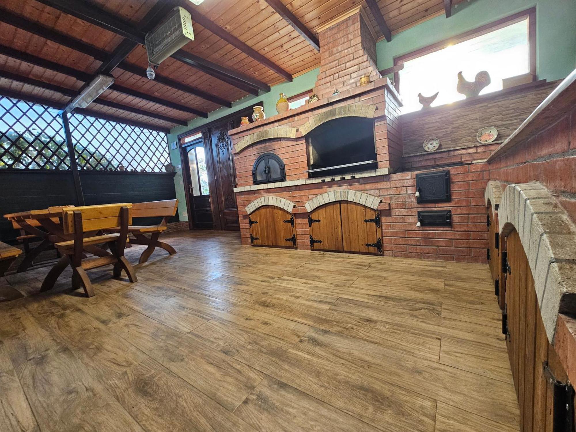 Bed and Breakfast Colt De Rai Hîrtoape Exterior foto