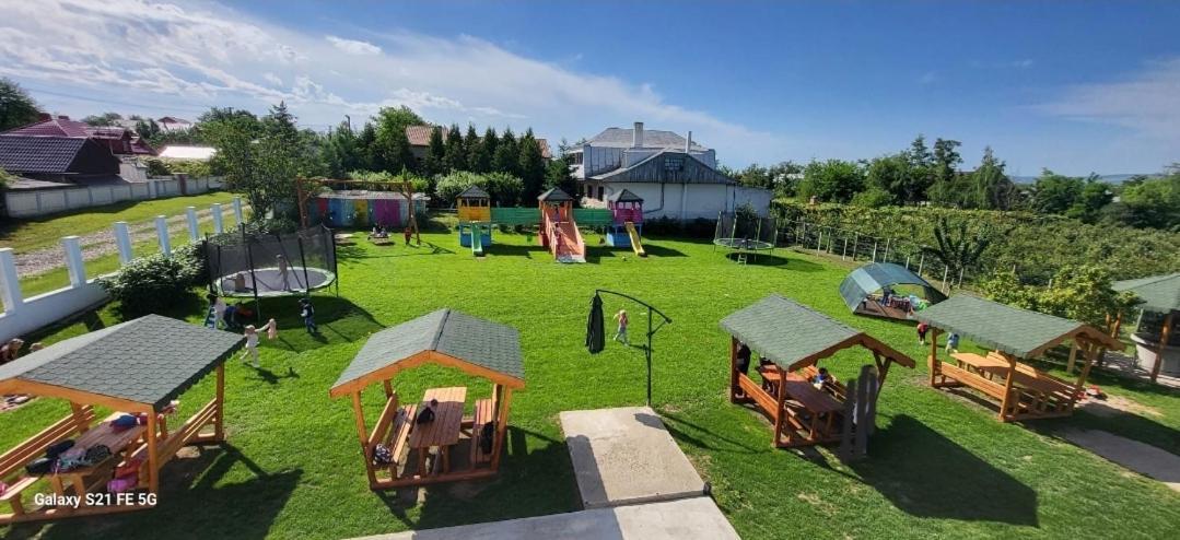 Bed and Breakfast Colt De Rai Hîrtoape Exterior foto